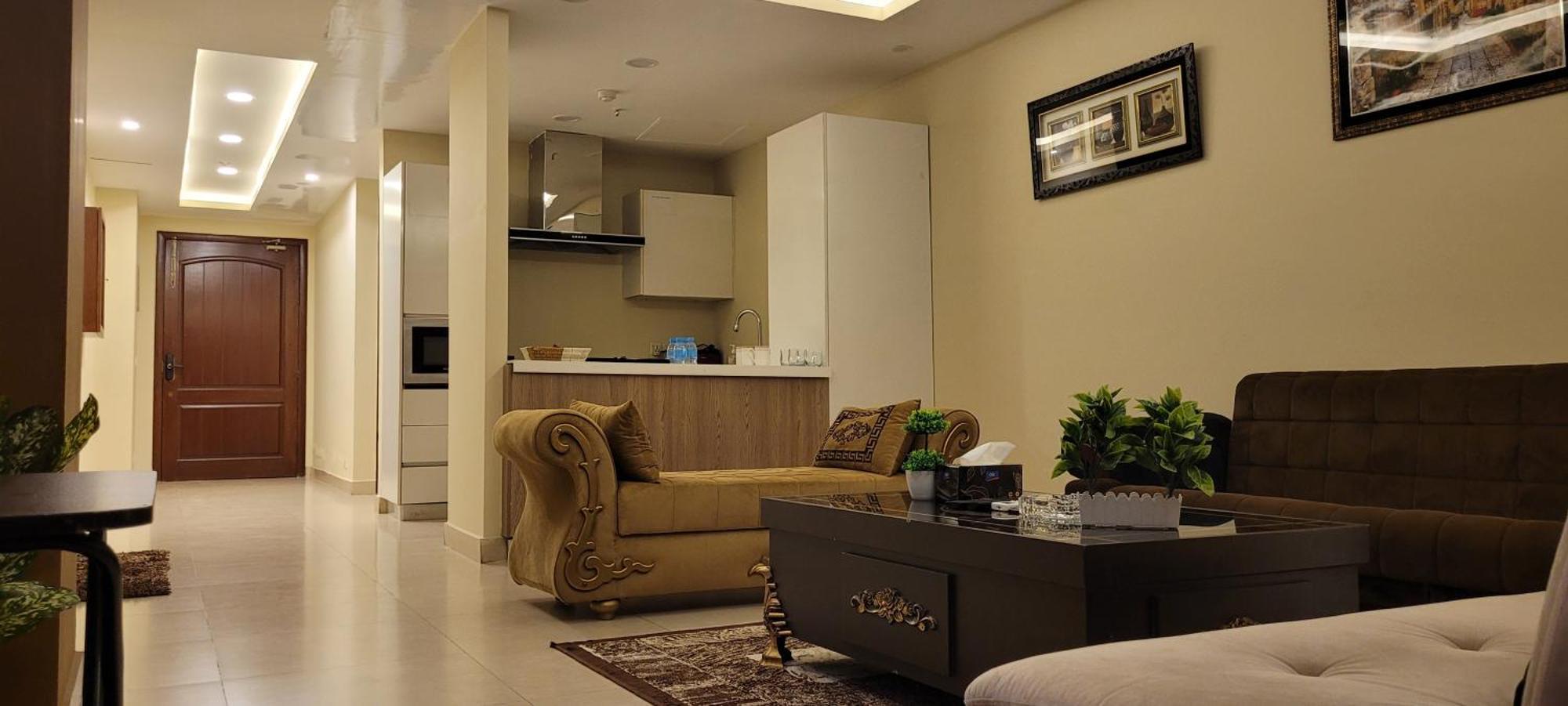 Goldcrest Luxury Apartments Lahor Dış mekan fotoğraf